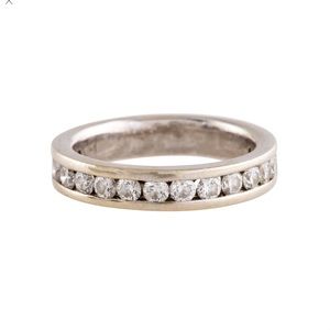 Half eternity diamond 18k band